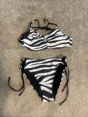 Brand New - Never worn! Black and White Women's Bikini Set - Size small
